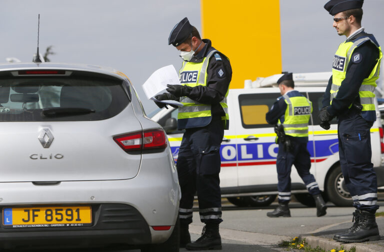 L’Union européenne réforme le permis de conduire. Les conducteurs étrangers pourront perdre des points en France. (AP/Michel Spingler)