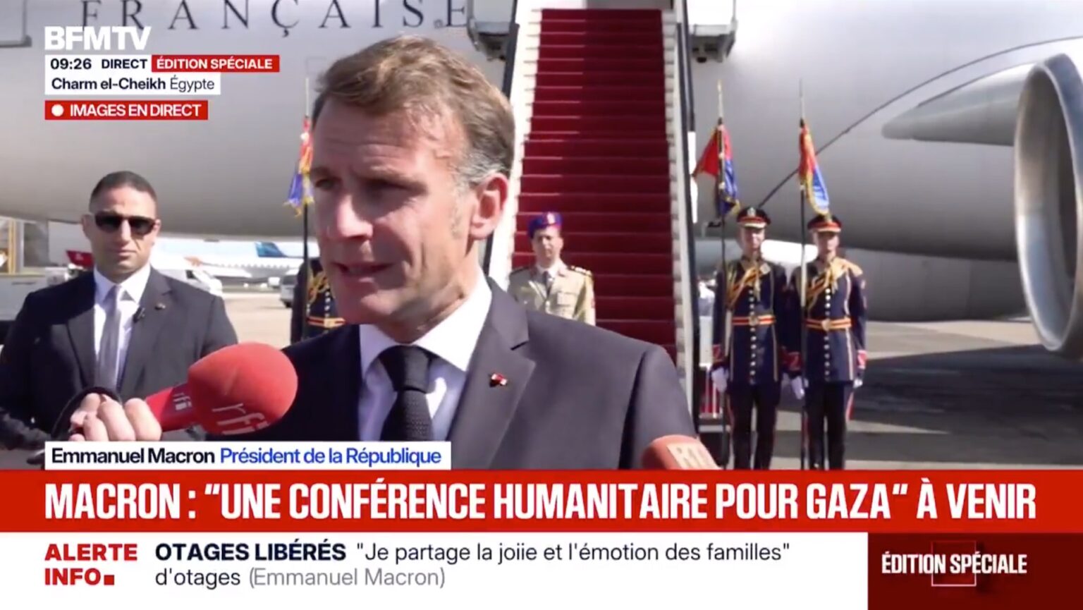 Emmanuel Macron se réjouit de libération des otages: "Je partage la joie et les émotions de tant de familles qui vont retrouver leurs enfants."