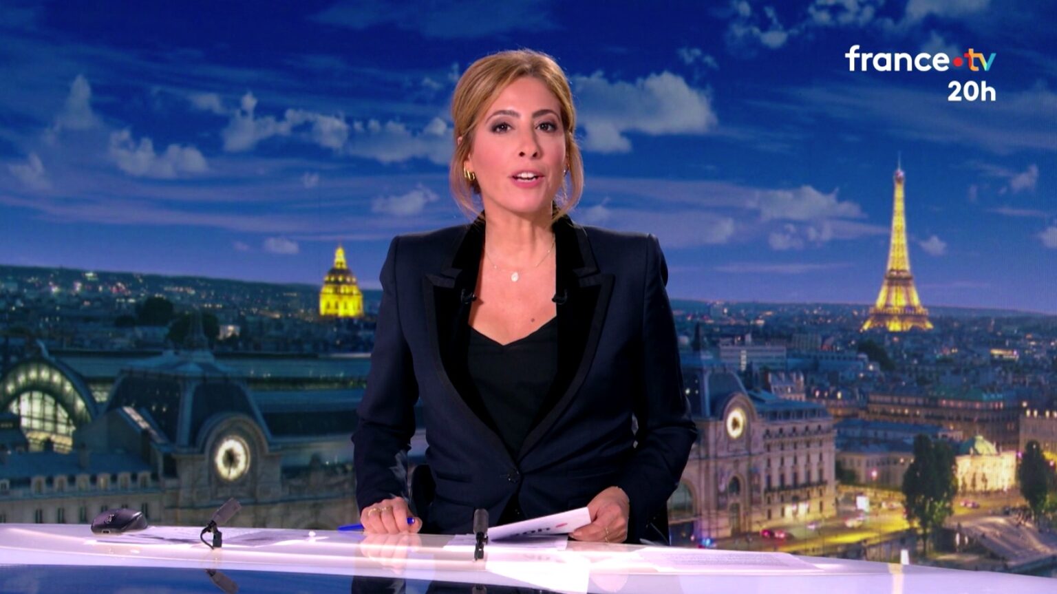 VIDÉO - Terrible ! Nouvelle bourde de Léa Salamé, qui confond Samuel Paty et Dominique Bernard hier soir au 20h de France 2. (France 2)