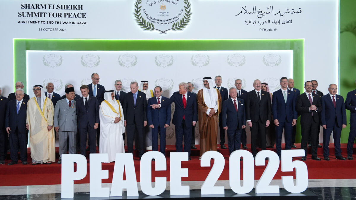 L’Europe tente de ne pas être reléguée au second plan face aux ambitions mondiales de Trump (AP Photo/Evan Vucci, Pool)