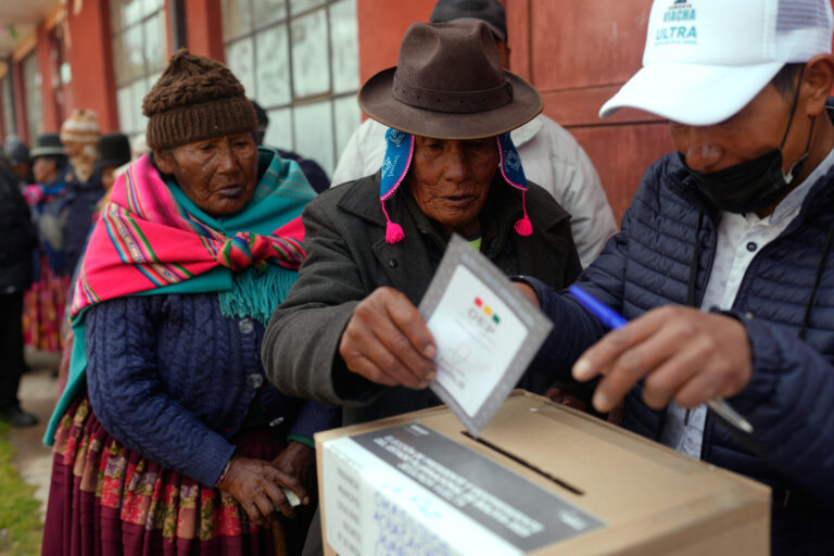 Bolivie : Rodrigo Paz en tête du second tour présidentiel selon les premiers résultats (AP) (AP)
