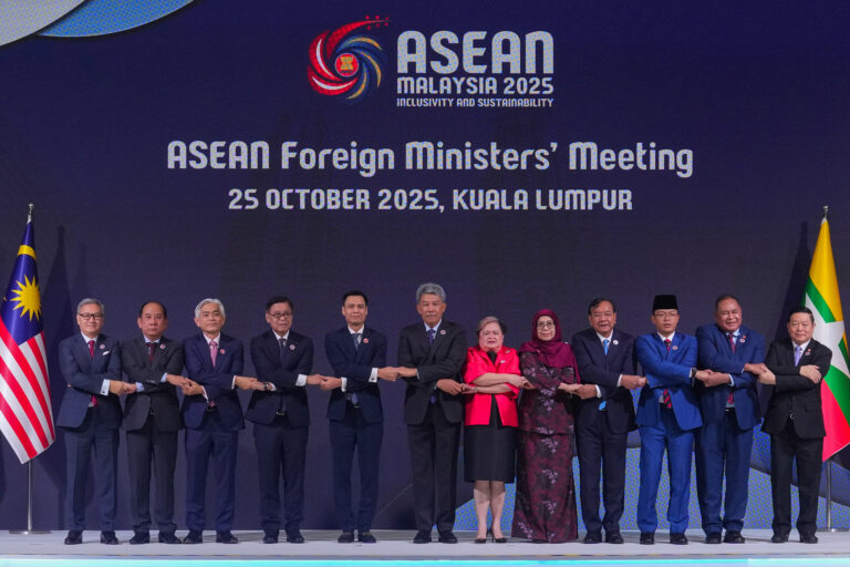 La Malaisie alerte l’ASEAN : « la neutralité du bloc est menacée » face aux grandes puissances(AP Photo/Rafiq Maqbool)