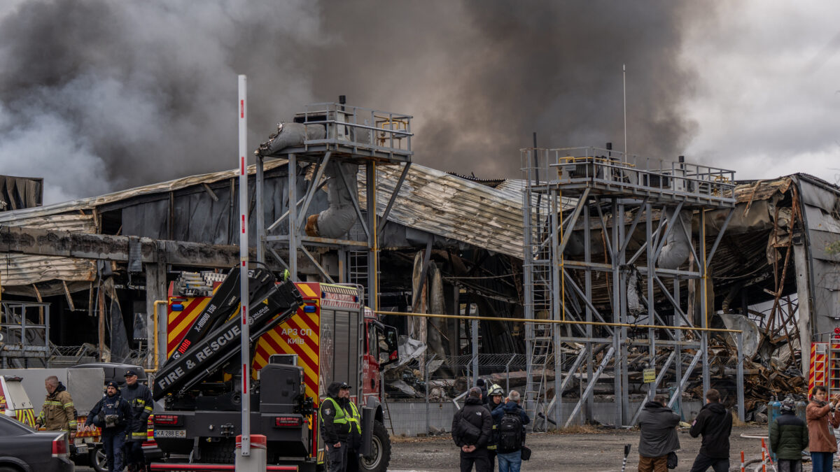 Quatre morts en Ukraine après une nouvelle vague d’attaques russes, Zelensky implore l’Occident pour des systèmes Patriot(AP Photo/Julia Demaree Nikhinson)