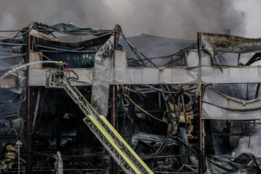 Quatre morts en Ukraine après de nouvelles frappes russes, Zelensky appelle à plus de systèmes Patriot (AP Photo/Julia Demaree Nikhinson)