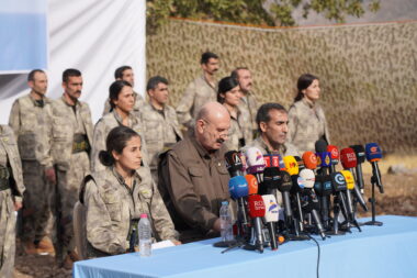Le PKK annonce le retrait de ses combattants de Turquie vers l’Irak dans le cadre du processus de paix (AP Photo/Rashid Yahya)