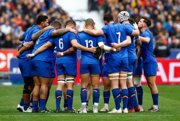 Antoine Dupont écarté des Bleus : un retour repoussé, un grand flou chez les demi de mêlée du XV de France