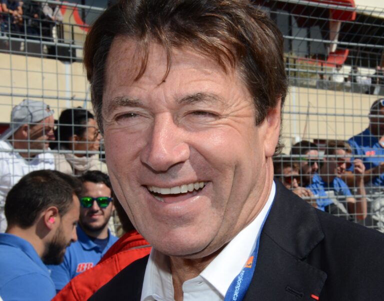 Après la quasi-collision à Nice, Christian Estrosi réclame l’armée au contrôle aérien (wikipedia commons)