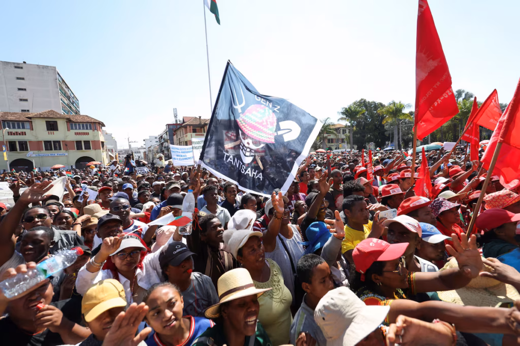 Après le coup d’État à Madagascar, la génération Z réclame un avenir à son image (AP)