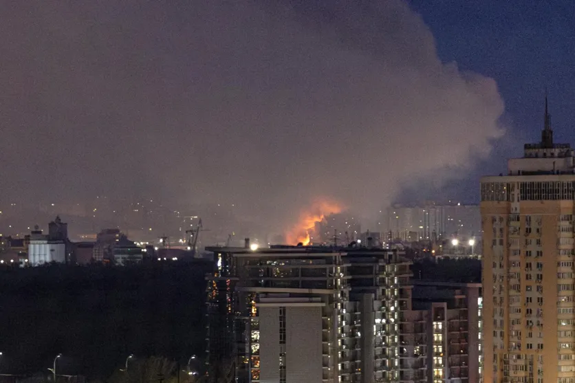 Attaque massive sur Kiev - des immeubles et des sites énergétiques visés par la Russie