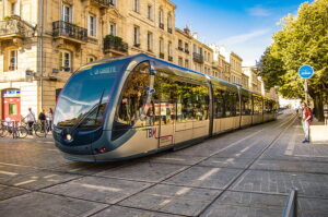 Bordeaux - une adolescente de 16 ans tuée par un tram sur le quai Richelieu (pickpick)