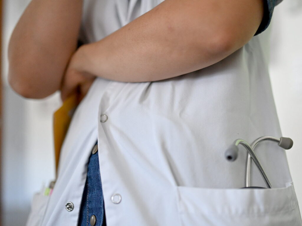 La révocation d’une infirmière de l’AP-HP suspendue par la justice administrative