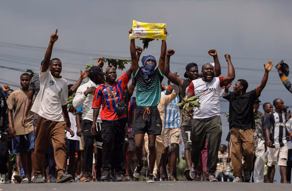 Cameroun en ébullition : l'opposition rejette la réélection de Paul Biya et dénonce une « mascarade » électorale