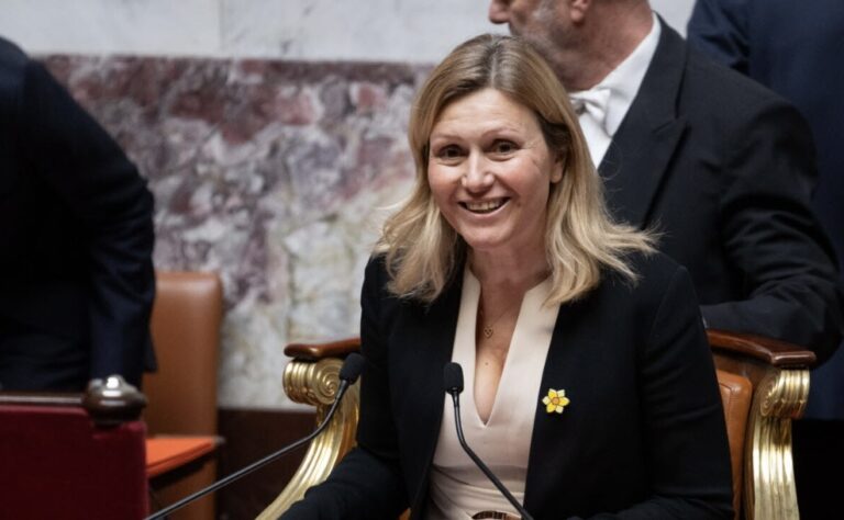 Démission du gouvernement Lecornu : Yaël Braun-Pivet appelle à un "pacte de stabilité", le RN raille son ambition