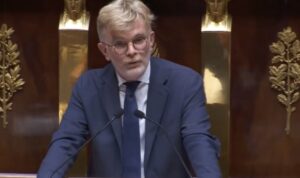 "Sans budget avant le 31 décembre, c’est l’impuissance généralisée qui nous guette", avertit Marc Fesneau (MoDem)