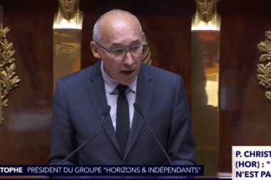 “Nous ne sommes que de piètres comédiens qui n’amusent plus personne”, admet Paul Christophe (Horizons) après le discours de Lecornu