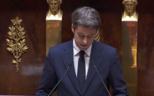 "Nous voulons que le gouvernement réussisse", affirme Gabriel Attal en appelant au compromis budgétaire
