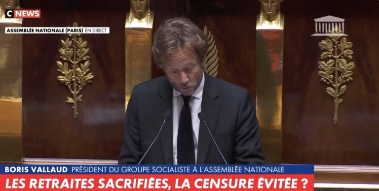Boris Vallaud annonce que le PS renonce à la censure et salue "une victoire" après la suspension de la réforme des retraites