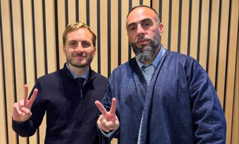 Le député LFI François Piquemal s’affiche avec Médine, le rappeur accusé de dérives islamistes et antisémites