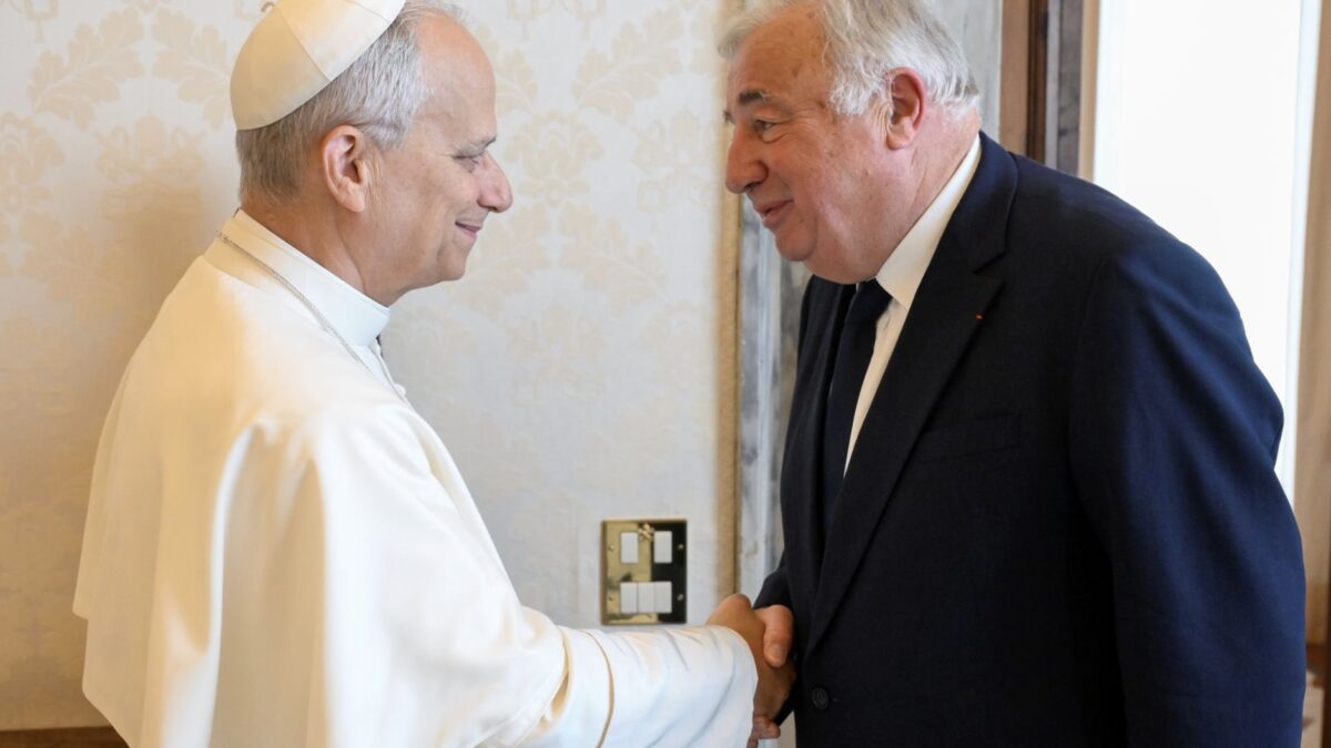 Gérard Larcher reçu par le pape Léon XIV lors d’une visite éclair au Vatican