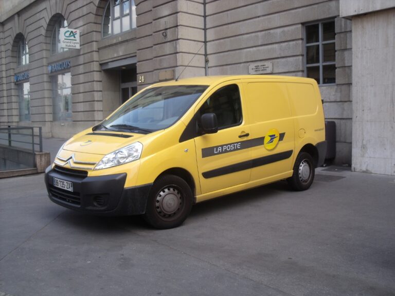 Colis piégés envoyés à des célébrités : un homme de 51 ans avoue en Dordogne