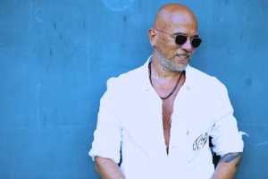 Coup de tonnerre - Pascal Obispo exclu d’un album hommage à son ami décédé, il réplique sans détour