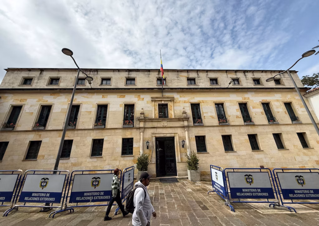 Crise diplomatique - la Colombie rappelle son ambassadeur à Washington après les menaces de Trump (AP)