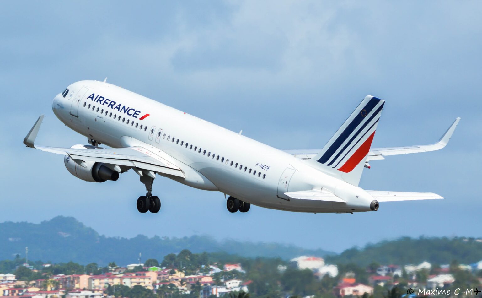 Prêt à turbiner ? Air France va embaucher plus de 1 000 CDI (wikipedia commons)