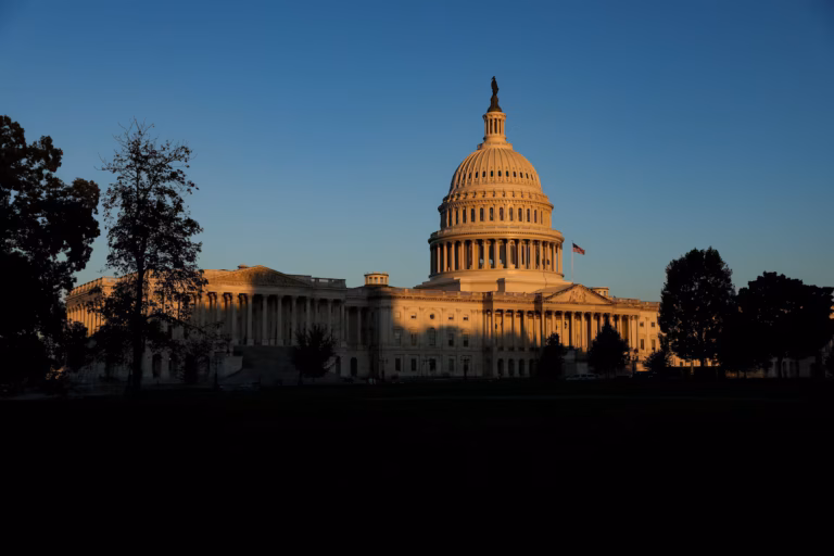 Crise politique à Washington : l'impasse sur la paralysie du gouvernement masque l'envolée de la dette nationale