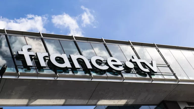 « Défendons la création » : plus de 110 comédiens s’opposent aux coupes à France Télévisions