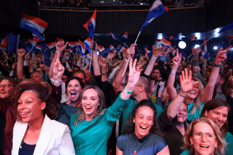 Élections néerlandaises : le parti centriste D66 en tête, Wilders en embuscade dans un test crucial pour l'extrême droite européenne