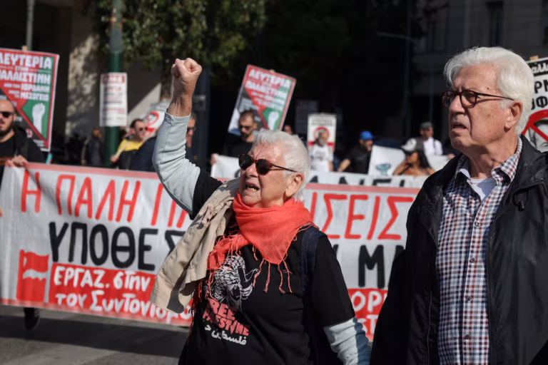 Grèce - une grève nationale paralyse les transports contre la réforme du travail (AP)