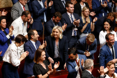 Historique : le RN fait adopter la dénonciation de l’accord franco-algérien à une voix près