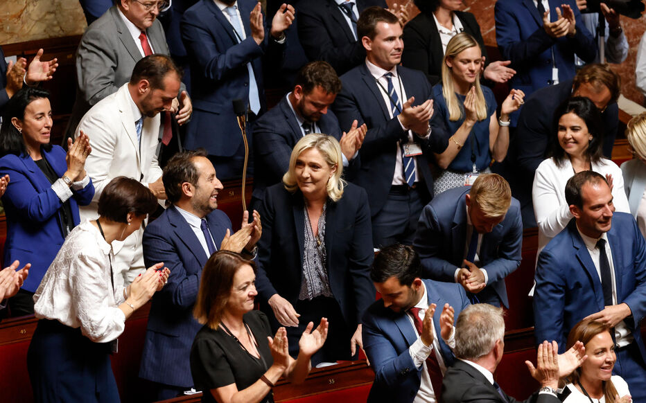 Historique : le RN fait adopter la dénonciation de l’accord franco-algérien à une voix près