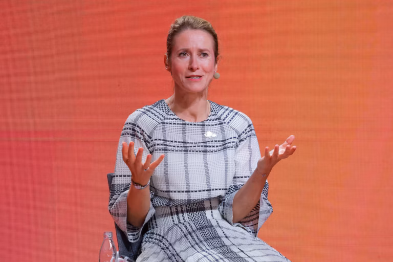 L’UE accélère ses travaux sur un prêt pour la reconstruction de l’Ukraine malgré des divergences (AP)