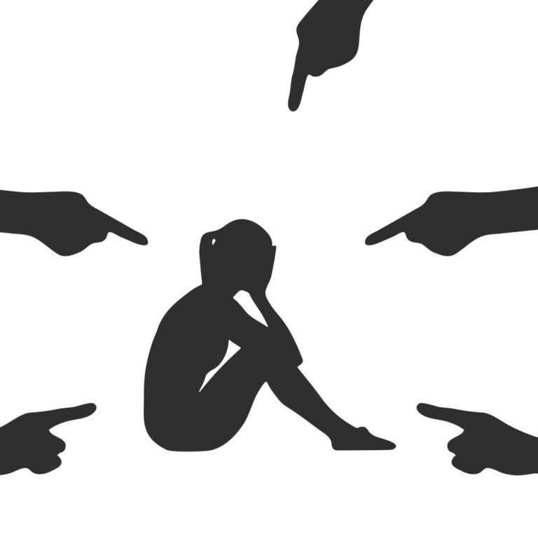 La peur du jugement, un frein invisible qui enferme