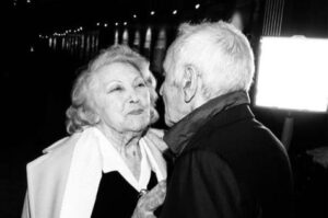 La sœur de Charles Aznavour, Aïda Aznavour, s’est éteinte à 102 ans - elle rejoint son mari, figure de la chanson française