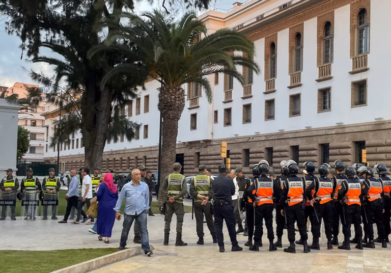 Le Maroc prévoit une hausse historique de ses dépenses en santé et en éducation pour 2026 (AP)