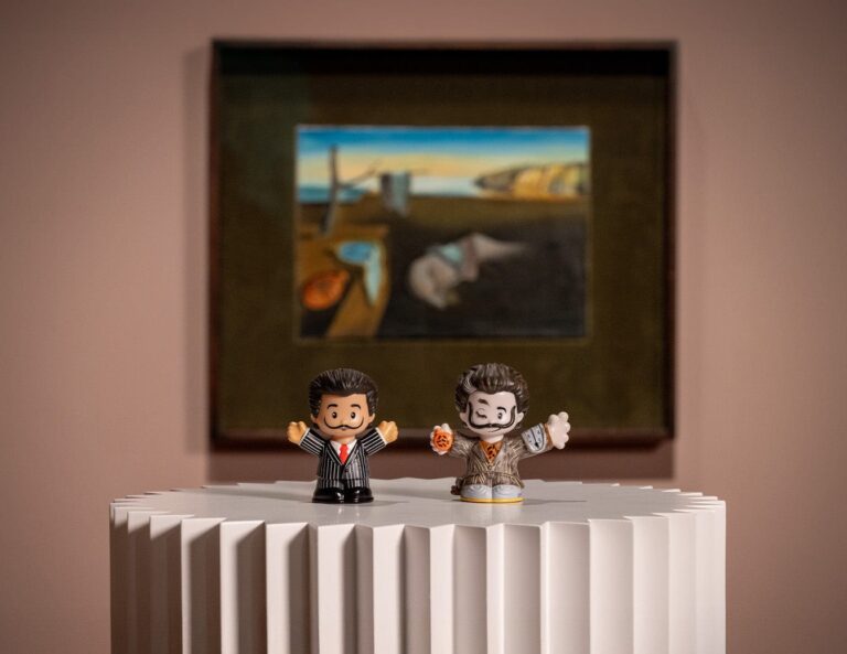 Le MoMA s’associe à Mattel pour transformer Van Gogh, Monet et Dalí en jouets collectors