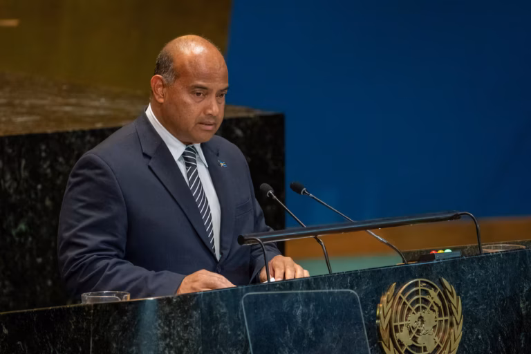 Le commissaire australien aux droits de l’homme s’inquiète du secret entourant l’expulsion vers Nauru (AP)