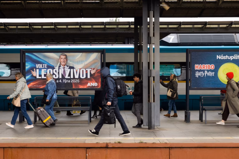 Le parti populiste d’Andrej Babis en tête aux législatives tchèques