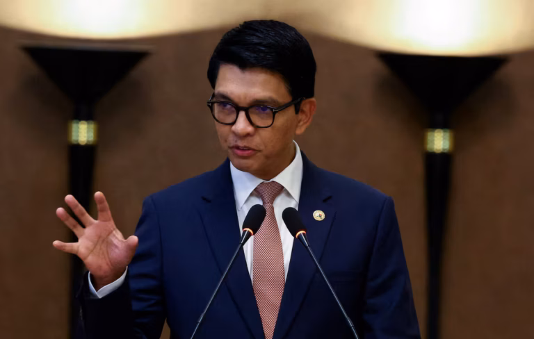 Madagascar : le président Rajoelina dissout l’Assemblée nationale en pleine crise politique