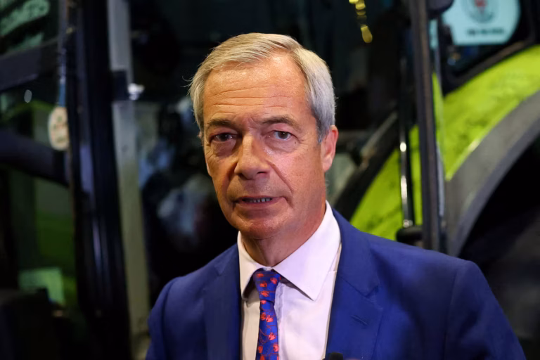 Nigel Farage juge « terrifiante » la vidéo TikTok d’un migrant afghan accusé de menaces de mort