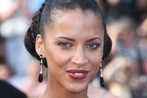 Noémie Lenoir métamorphosée : de top model à "patiente-experte", son nouveau combat