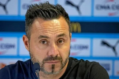 OM - Roberto De Zerbi garde les pieds sur terre dans la course au titre