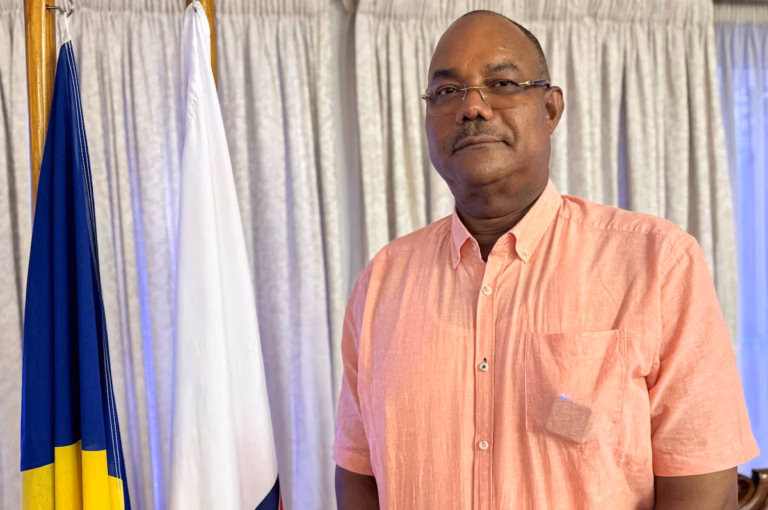 Patrick Herminie élu président des Seychelles, marquant le retour du parti United Seychelles au pouvoir (AP)