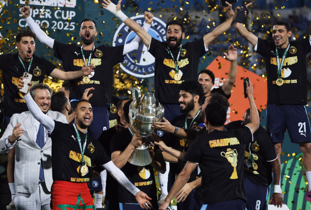 Super Coupe d’Afrique - les Pyramids s’offrent le trophée face à Berkane grâce à Fiston Mayele (AP)