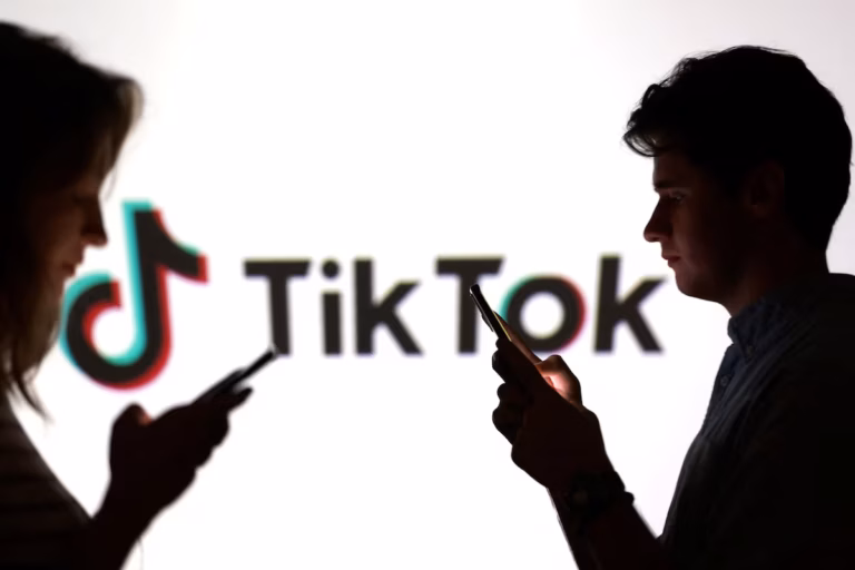 Désinformation numérique en Europe : TikTok et Facebook en tête, LinkedIn épargne les internautes(AP)