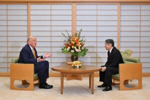 Trump accueilli en grande pompe au Japon alors qu’une trêve commerciale avec la Chine se profile