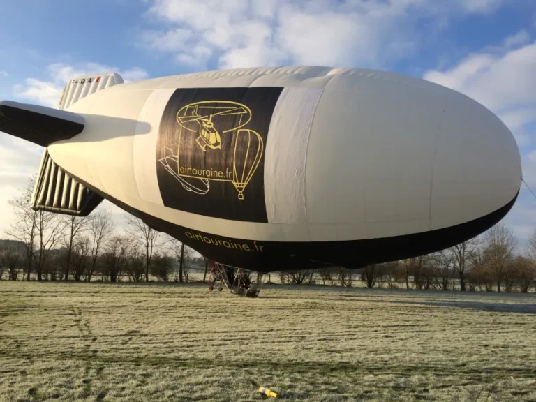 Vallée du Gier : un mystérieux dirigeable intrigue les habitants