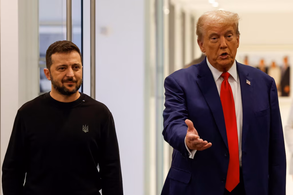 Trump aurait exhorté Zelensky à céder des territoires à la Russie lors d’une rencontre tendue à Washington (AP)